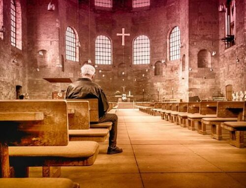 Jésus nous regarde avec amour